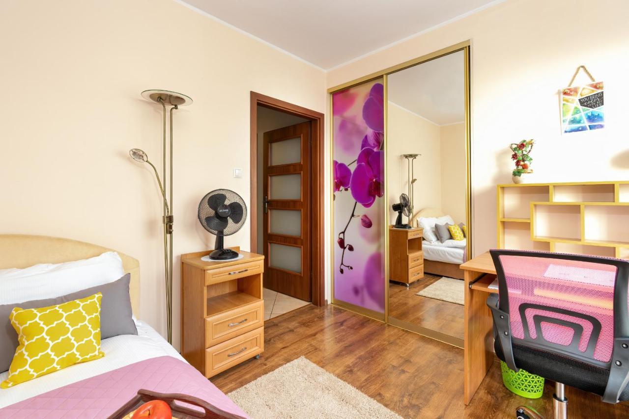 Comfortable Wojskowa Apartment By Noclegi Renters Poznan Luaran gambar